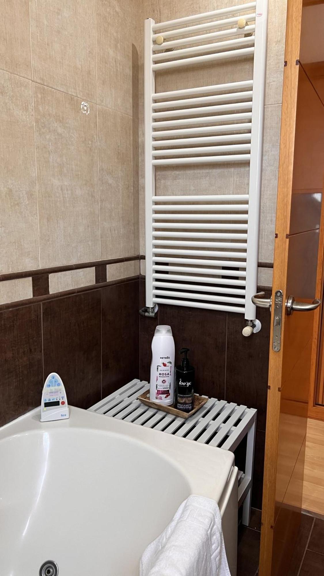 Apartamento Ginette Sunbeach Салоу Екстериор снимка